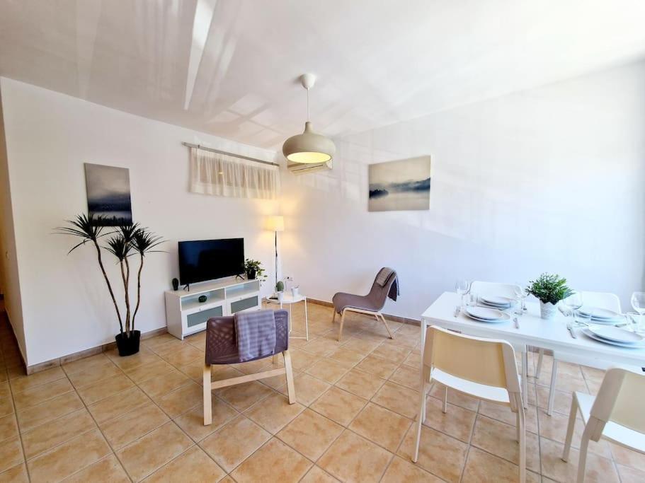 Butibamba Beach Apartment La Cala De Mijas Bagian luar foto